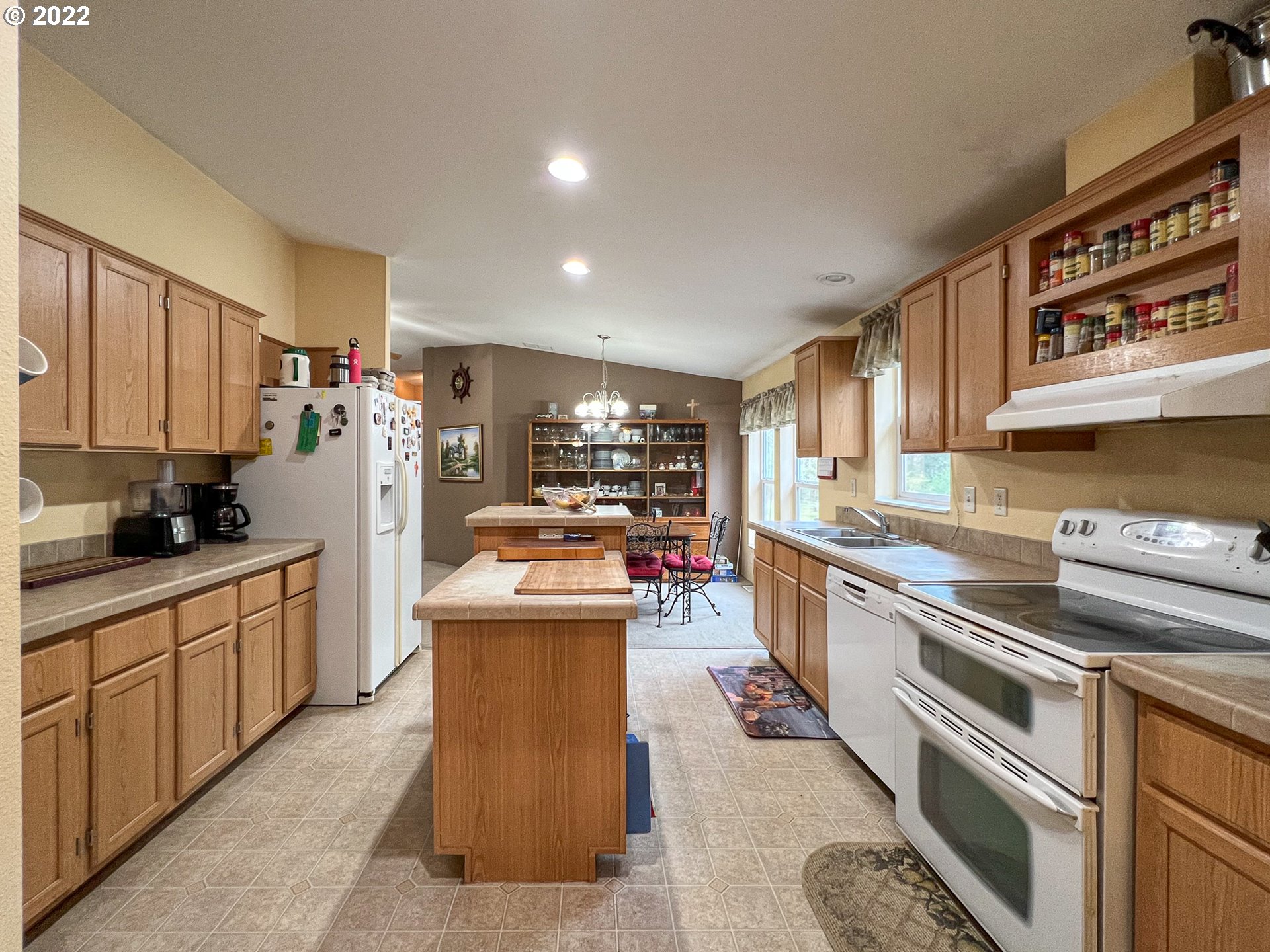69298 Joshua Road North Bend, OR 97459 - Photo 4 of 32 Gallery Image 4