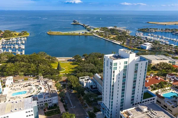 $7,500 | 176 4th Avenue Northeast, Unit 1002, St. Petersburg, FL 33701