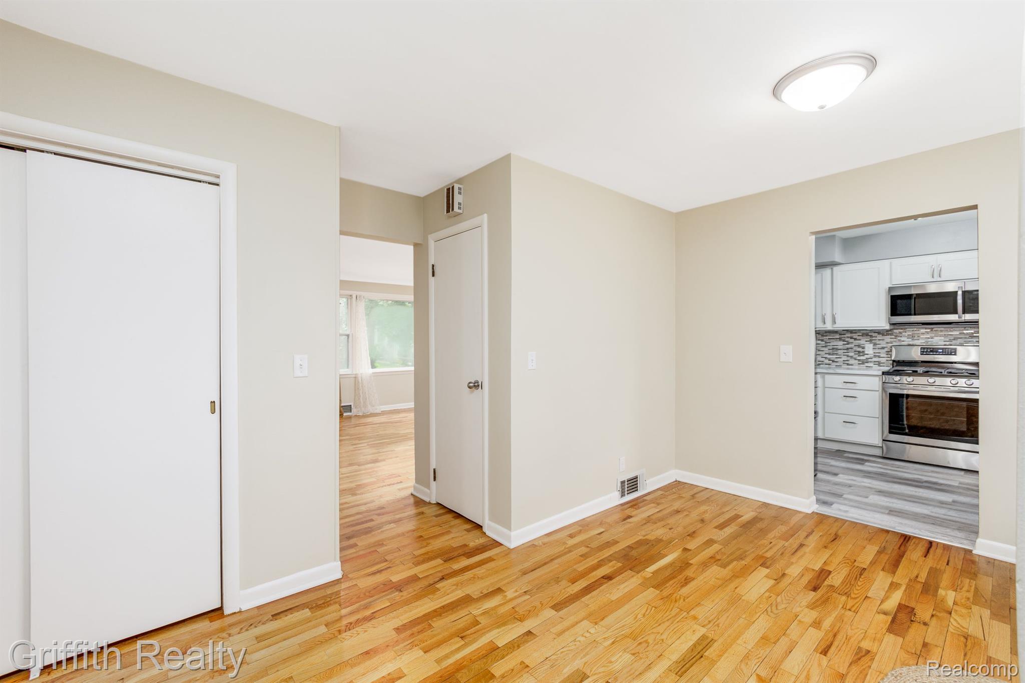 442 Okemos Road Mason, MI 48854 - Photo 7 of 34 Gallery Image 7
