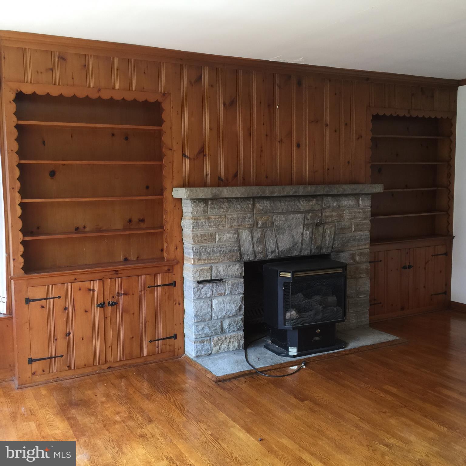 4546 Wentz Road Manchester, MD 21102 - Photo 12 of 17 Living Room
