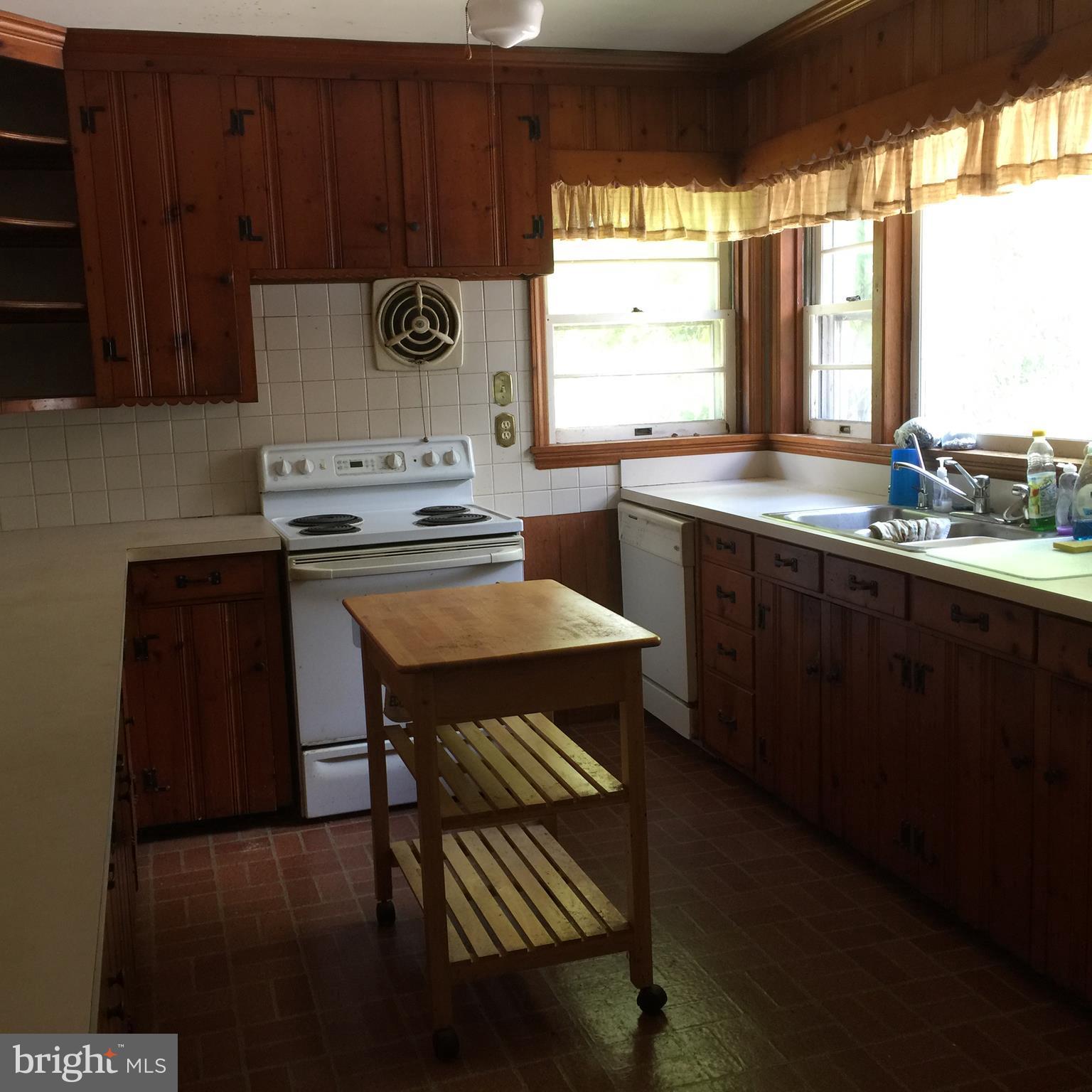 4546 Wentz Road Manchester, MD 21102 - Photo 7 of 17 Kitchen