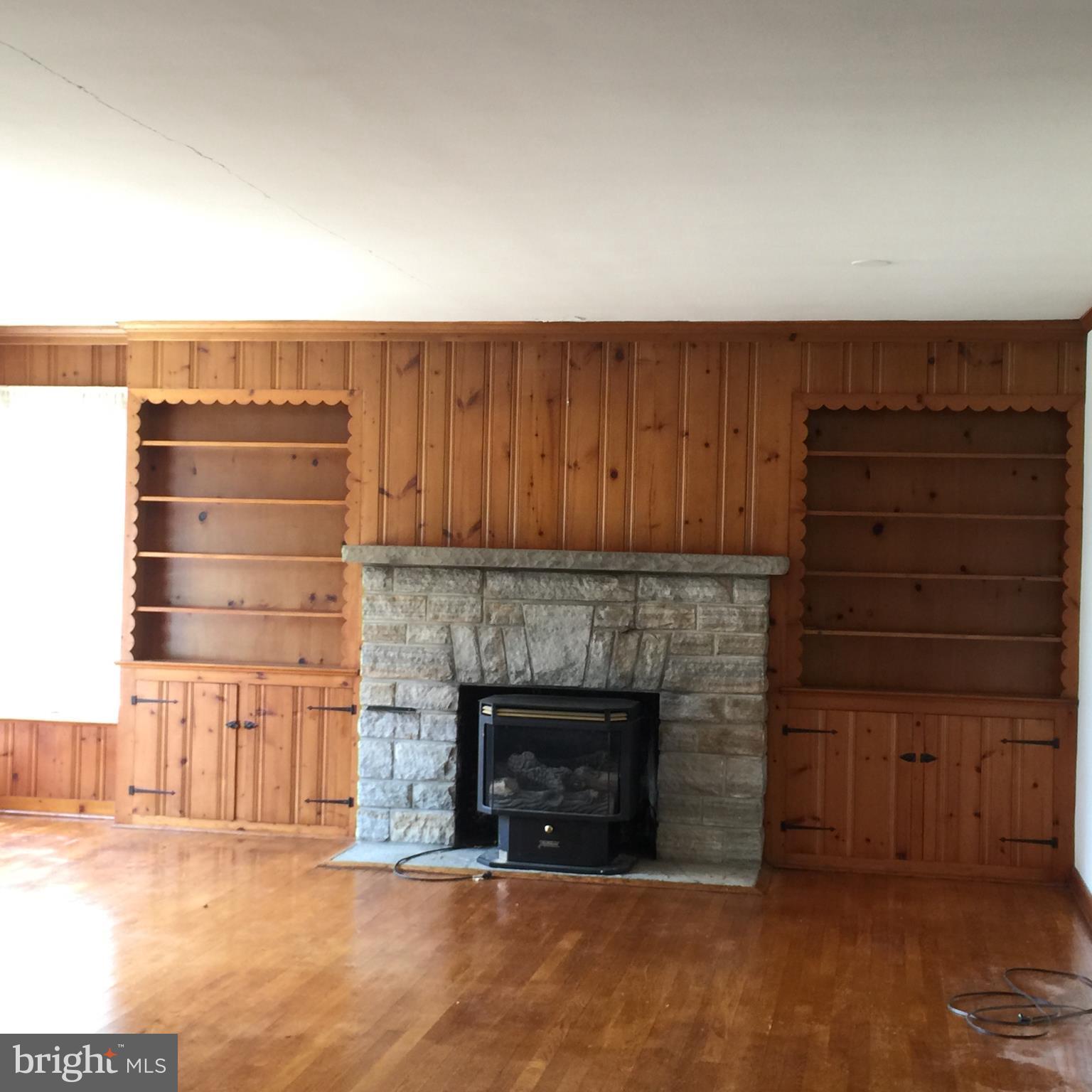 4546 Wentz Road Manchester, MD 21102 - Photo 10 of 17 Living Room