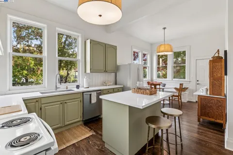 $1,299,000 | 1834 San Antonio Avenue, Alameda, CA 94501