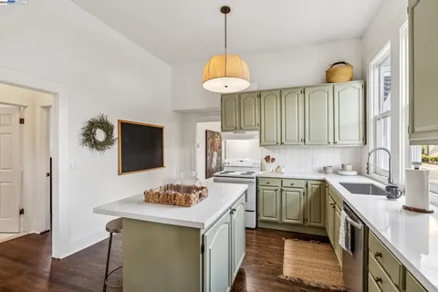 $1,299,000 | 1834 San Antonio Avenue, Alameda, CA 94501