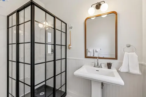 $1,299,000 | 1834 San Antonio Avenue, Alameda, CA 94501