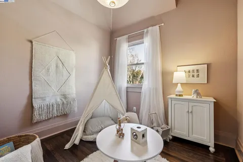 $1,299,000 | 1834 San Antonio Avenue, Alameda, CA 94501