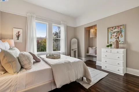 $1,299,000 | 1834 San Antonio Avenue, Alameda, CA 94501