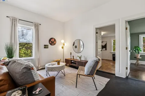 $1,299,000 | 1834 San Antonio Avenue, Alameda, CA 94501