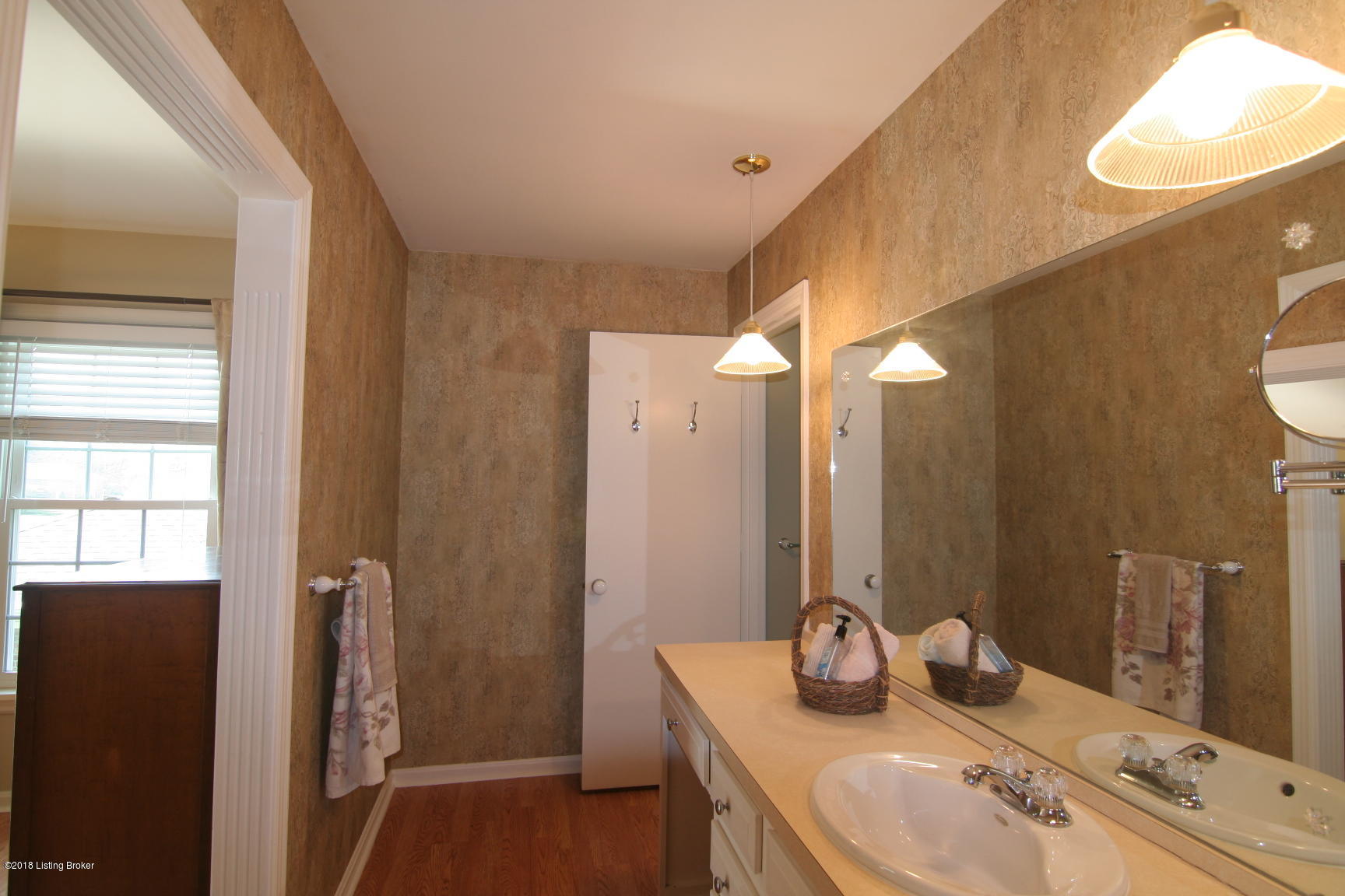204 South Chadwick Road Louisville, KY 40222 - Photo 22 of 26 Master Bath