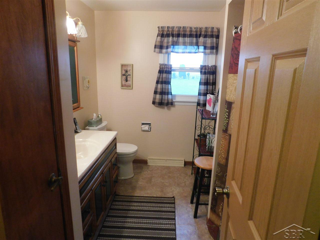 2236 South Miller Road Saginaw, MI 48609 - Photo 10 of 47 31354208-9.JPG
