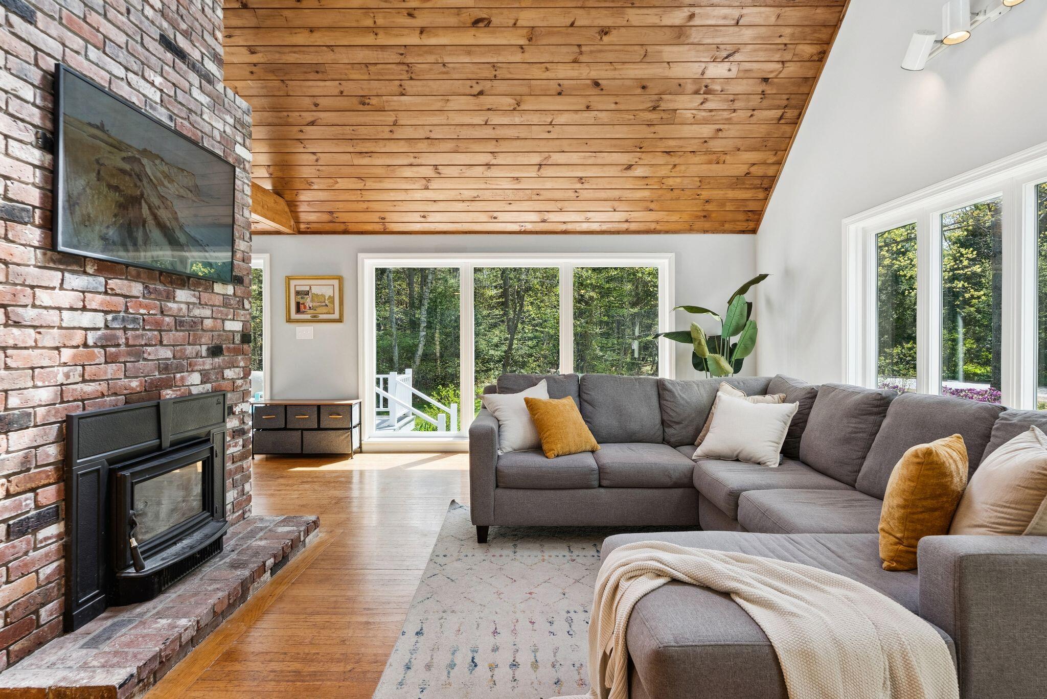 14 Oakridge Road Brunswick, ME 04011 - Photo 4 of 43 Cozy Living Spaces