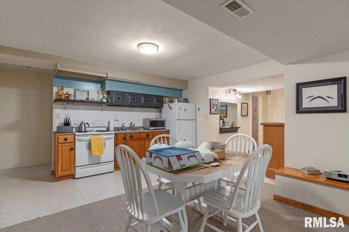 4124 Camomile Lane Springfield, IL 62711 - Photo 22 of 40