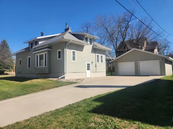 $159,900 | 304 2nd Avenue Southeast, Pipestone, MN 56164