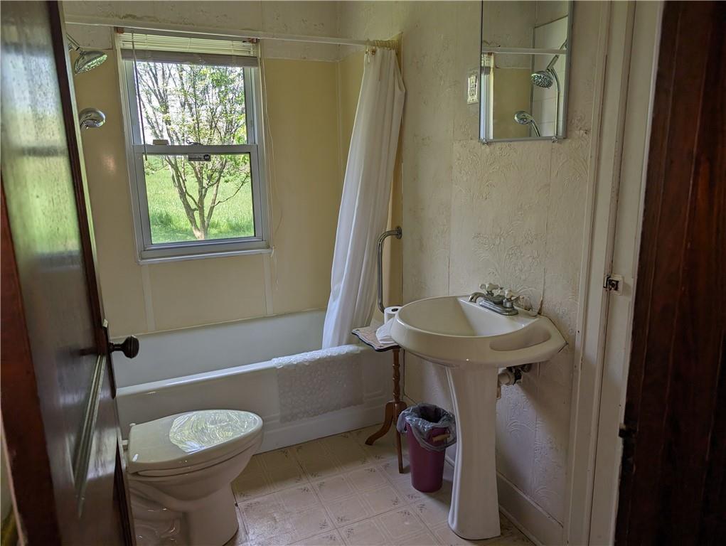 488 Highland Ridge Road Claysville, PA 15323 - Photo 19 of 29 a bathroom with a sink toilet and shower