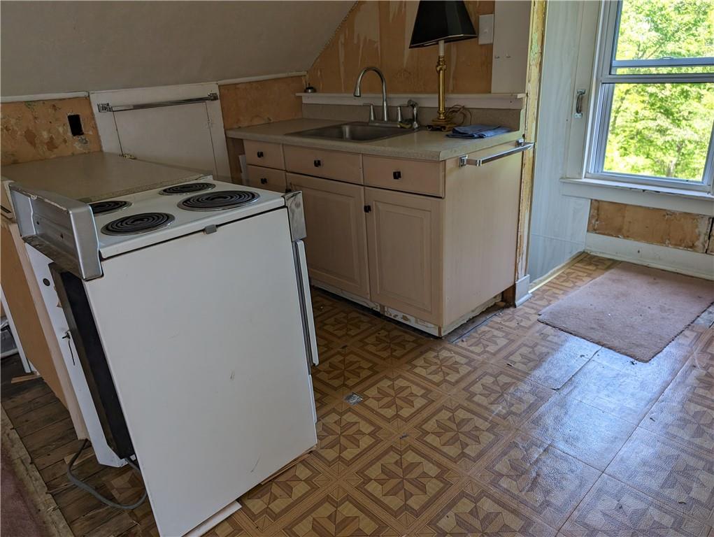 488 Highland Ridge Road Claysville, PA 15323 - Photo 22 of 29 a utility room with sink dryer and washer