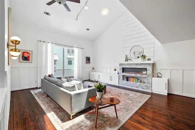 $2,600 | 6140 Grand Boulevard, Houston, TX 77021