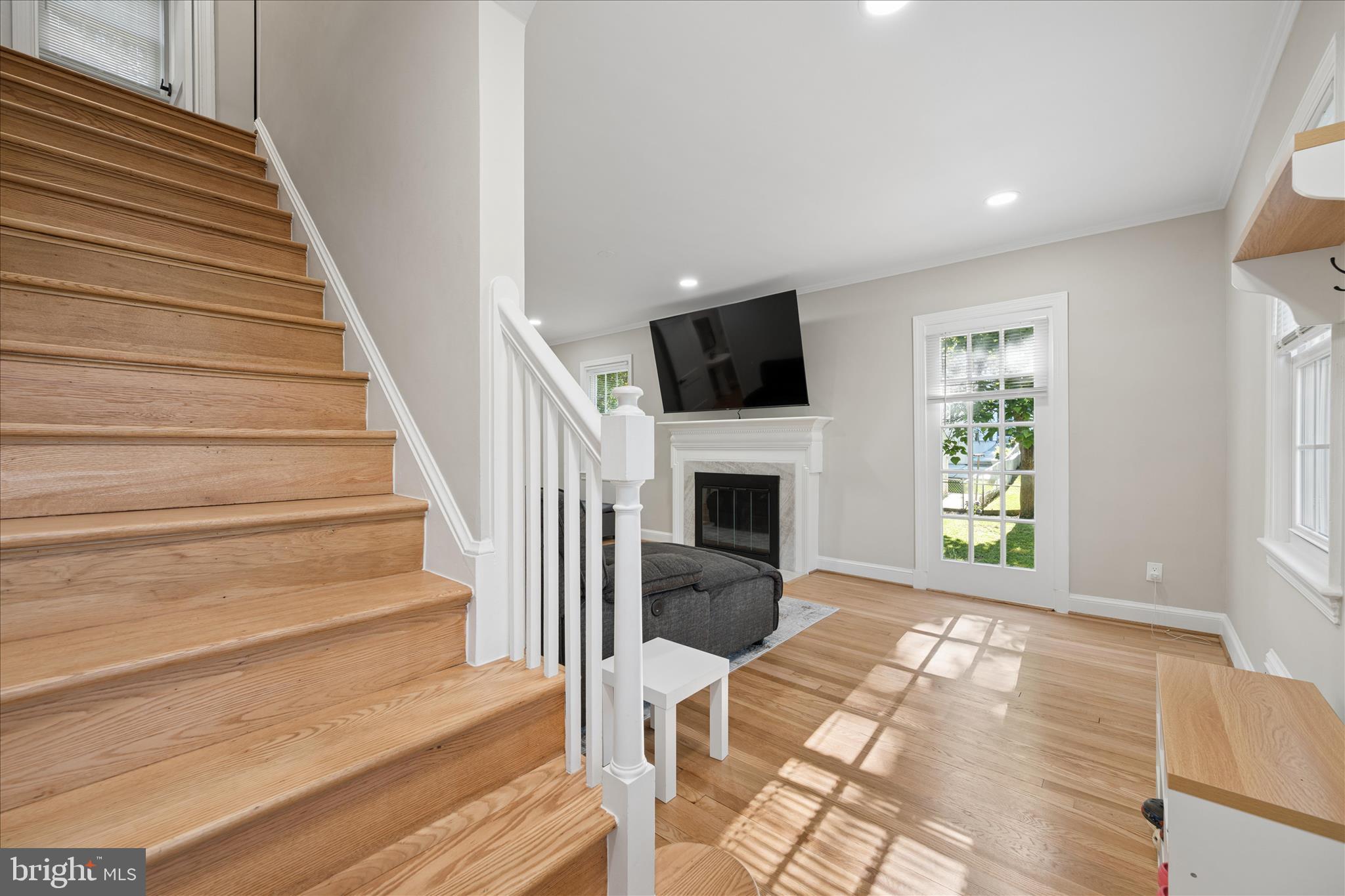 1515 Dennis Avenue Silver Spring, MD 20902 - Photo 4 of 65 Stairs
