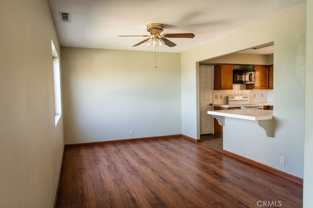 5085 Boyer Road Mariposa, CA 95338 - Photo 18 of 75 a view of kitchen with sink and refrigerator
