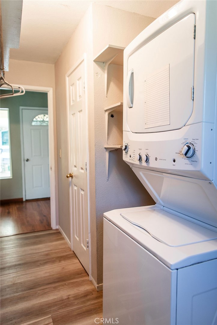 5085 Boyer Road Mariposa, CA 95338 - Photo 33 of 75 a utility room with dryer and washer