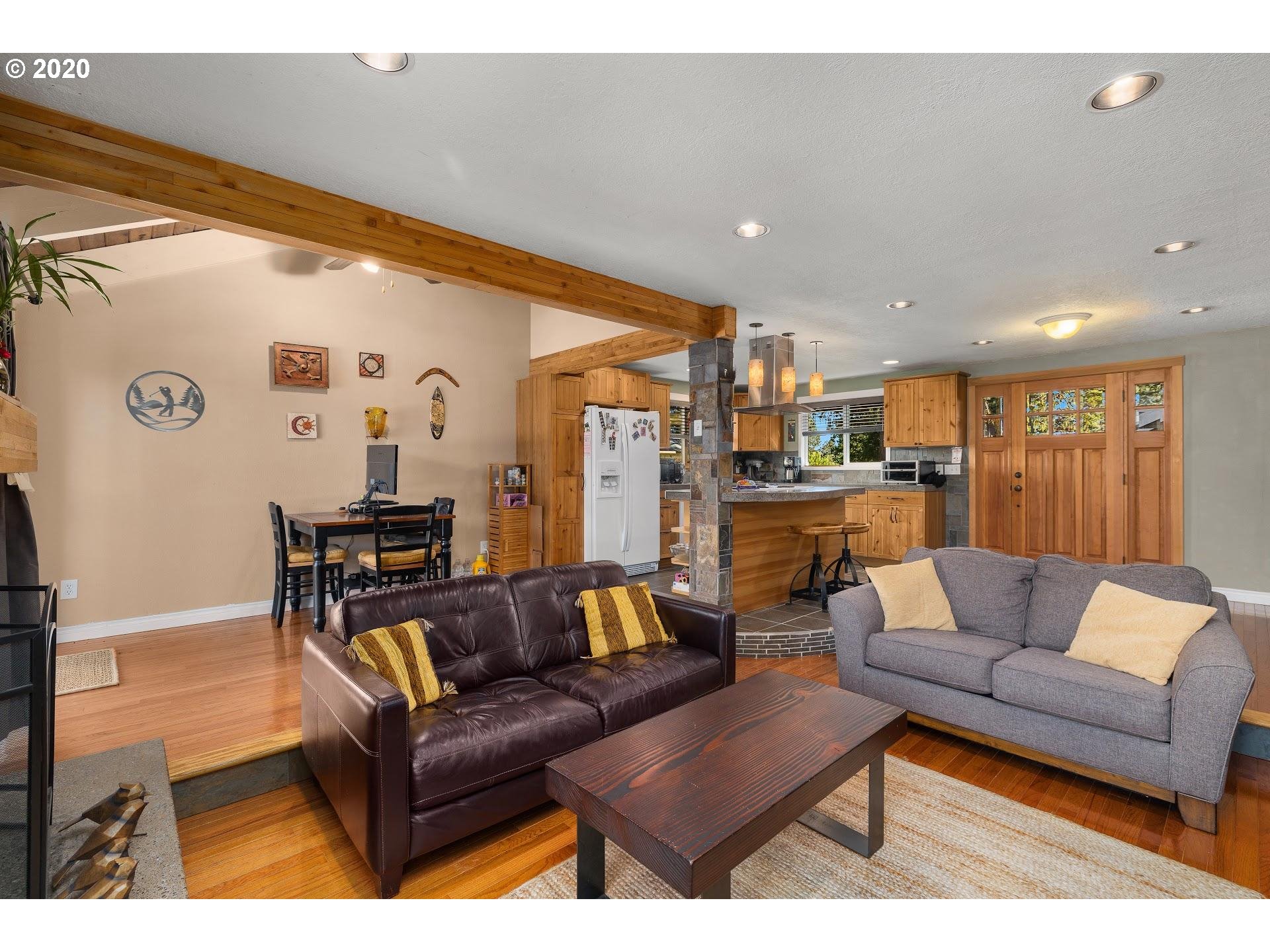 5535 Northwest Ridgemoor Court Portland, OR 97229 - Photo 9 of 23 Gallery Image 9
