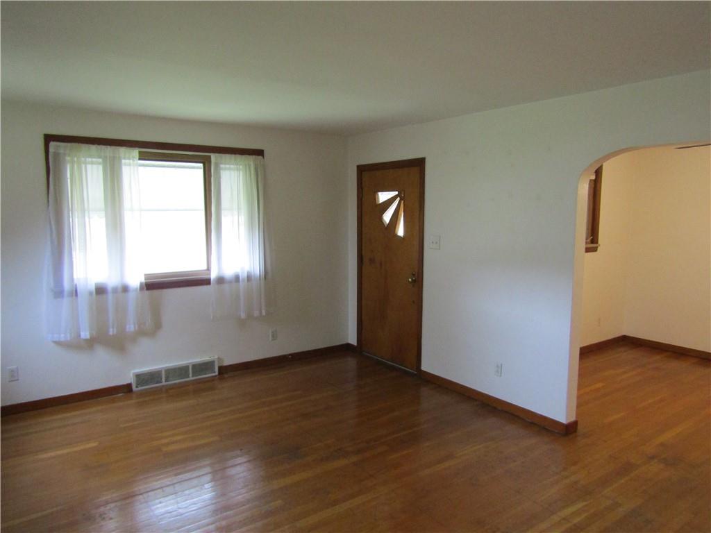 1344 Pittsburgh Road Valencia, PA 16059 - Photo 4 of 16 Gallery Image 4