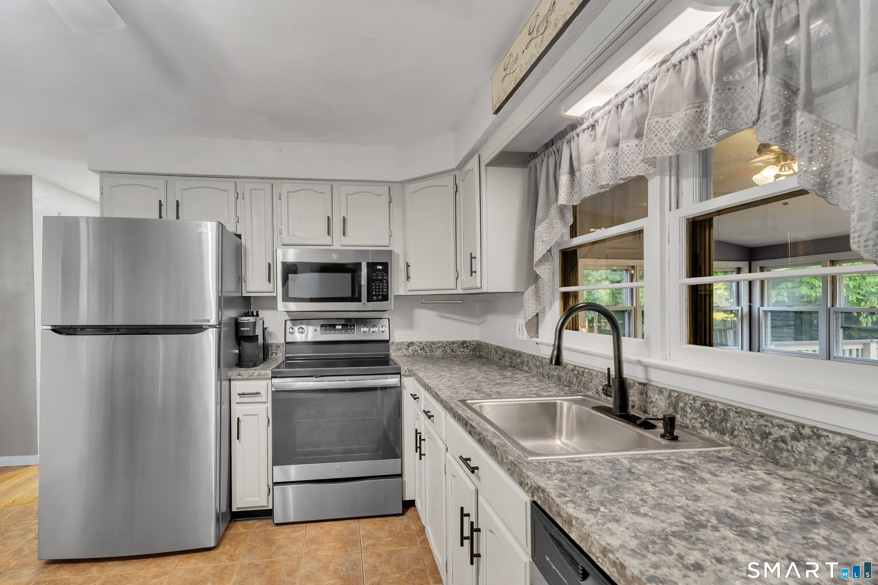 27 Idle Lane Meriden, CT 06451 - Photo 15 of 36