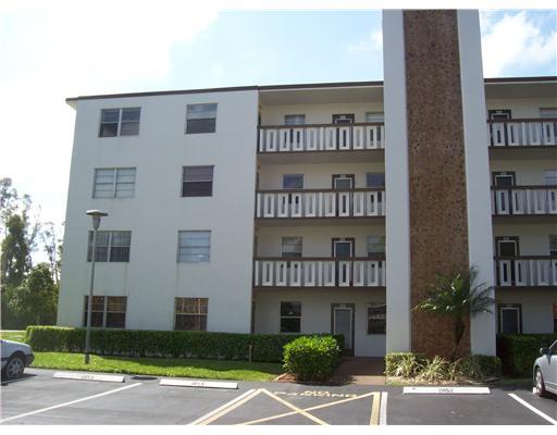 2054 Hythe A, Unit 2054 Boca Raton, FL 33434 - Photo 1 of 11 Primary Photo