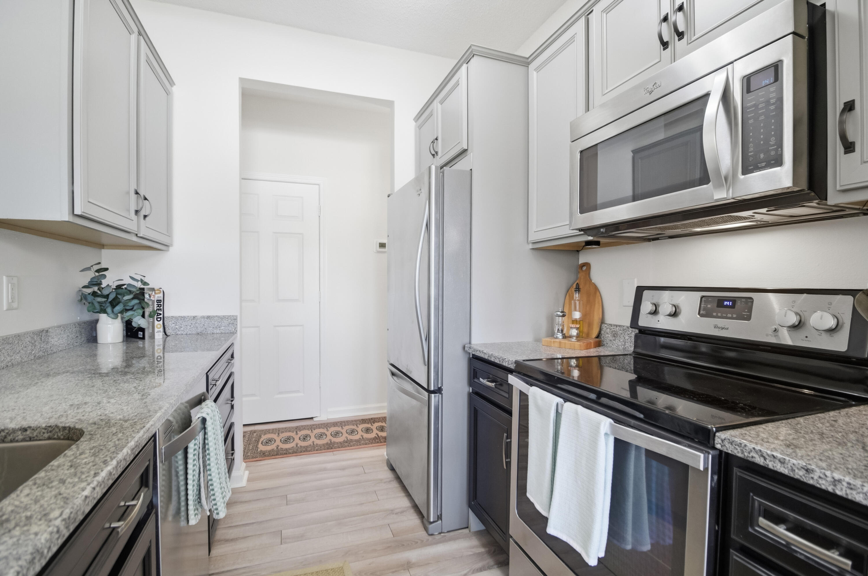 2315 Chatelain Way Mount Pleasant, SC 29464 - Photo 14 of 43 Kitchen