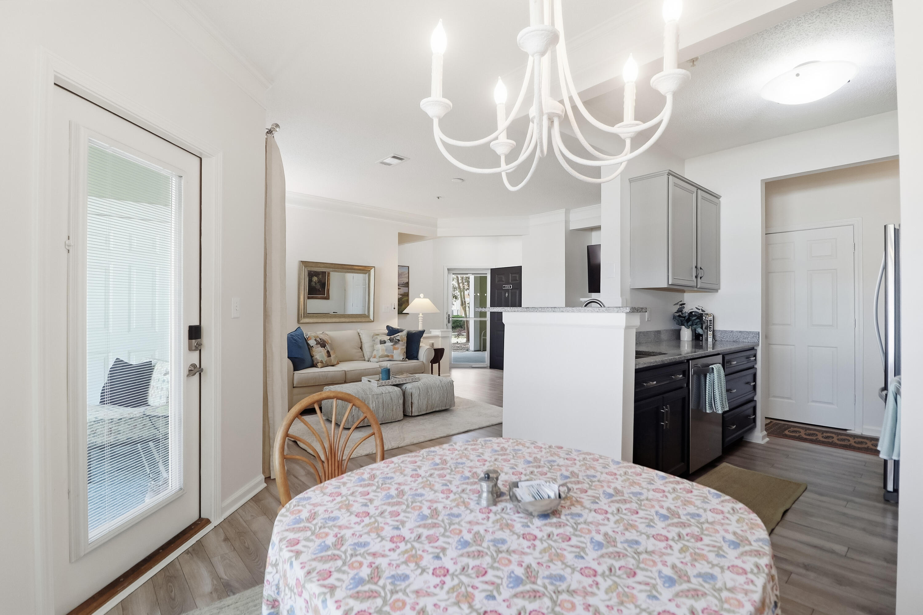 2315 Chatelain Way Mount Pleasant, SC 29464 - Photo 17 of 43 Dining