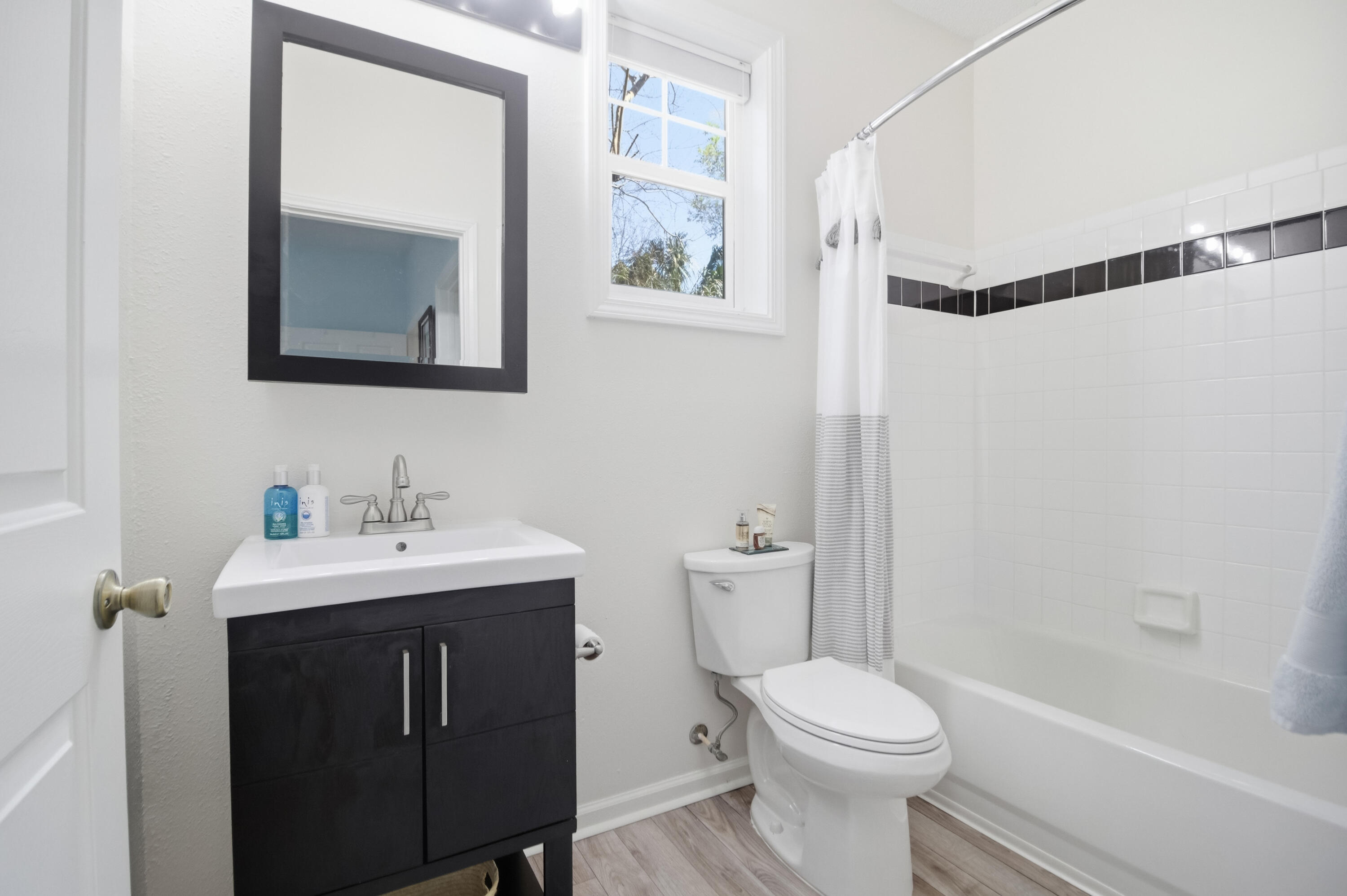 2315 Chatelain Way Mount Pleasant, SC 29464 - Photo 8 of 43 Bathroom