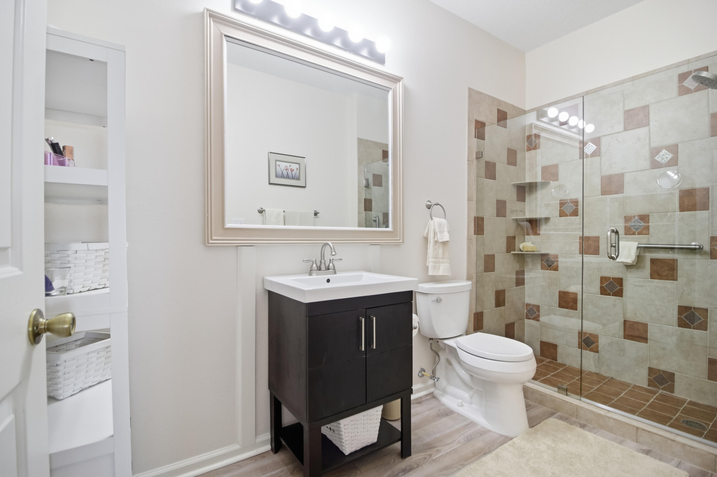 2315 Chatelain Way Mount Pleasant, SC 29464 - Photo 10 of 43 Bathroom