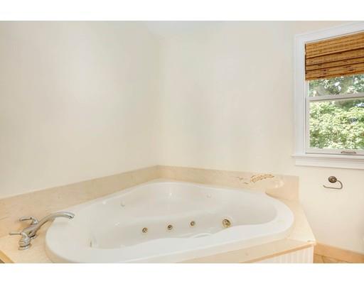 121 Albatross Road Quincy, MA 02169 - Photo 21 of 39 Gallery Image 21