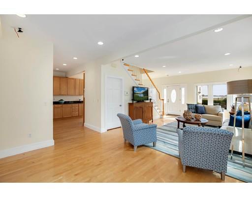 121 Albatross Road Quincy, MA 02169 - Photo 6 of 39 Gallery Image 6