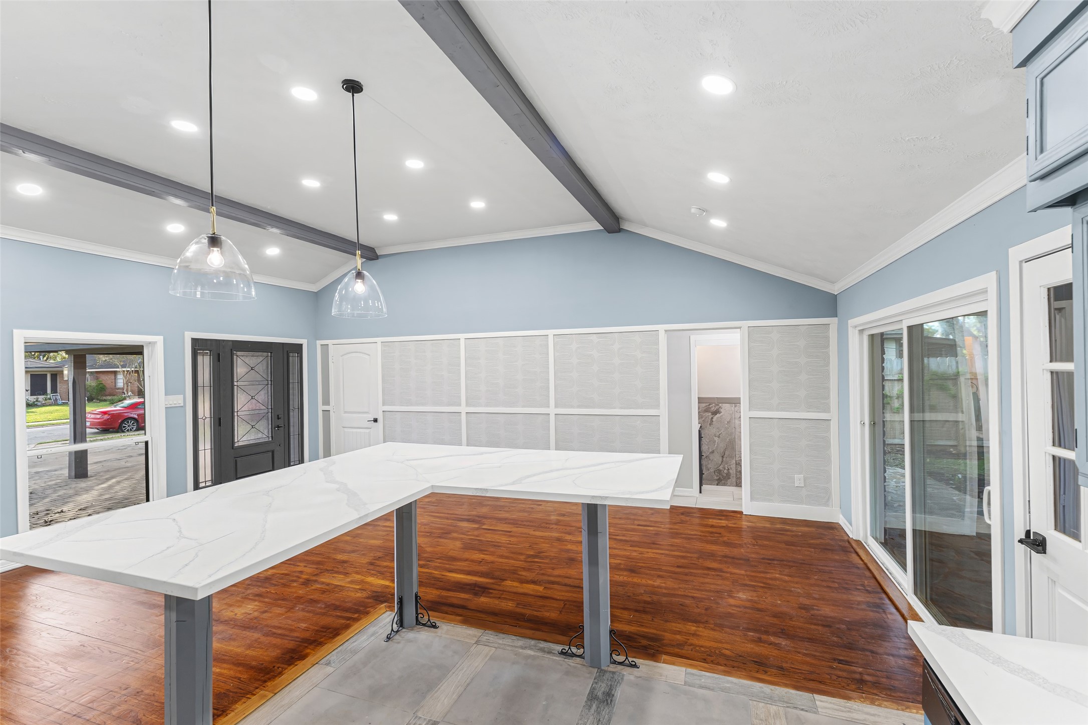 5402 Libbey Drive Houston, TX 77092 - Photo 13 of 43 a room with gym equipment and a large window