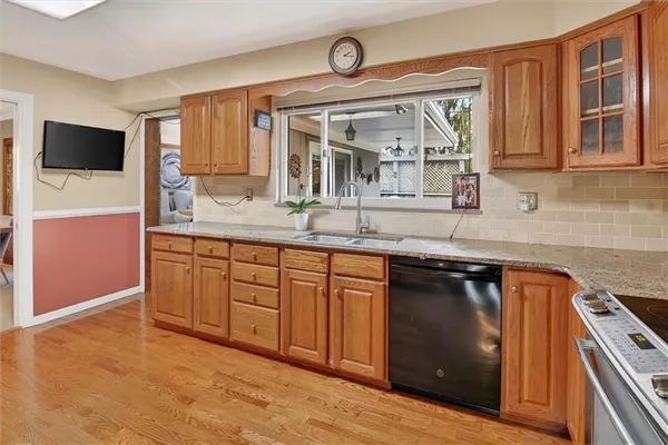 $660,000 | 462 Greenhurst Drive, Pittsburgh, PA 15243