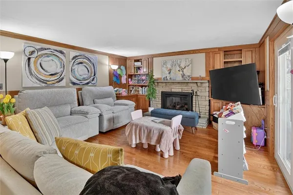 $660,000 | 462 Greenhurst Drive, Pittsburgh, PA 15243