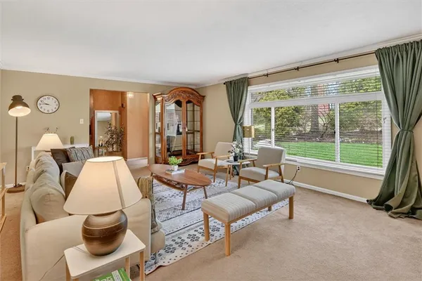 $660,000 | 462 Greenhurst Drive, Pittsburgh, PA 15243