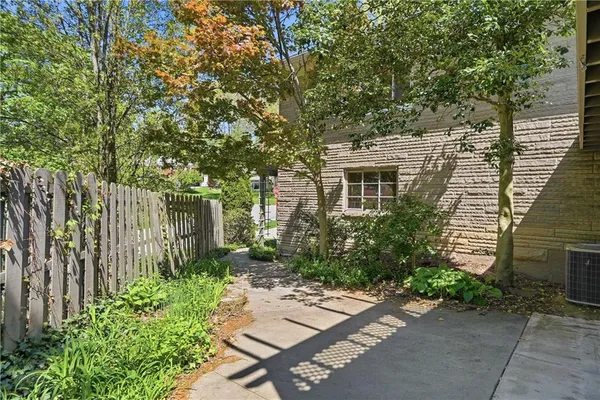 $660,000 | 462 Greenhurst Drive, Pittsburgh, PA 15243