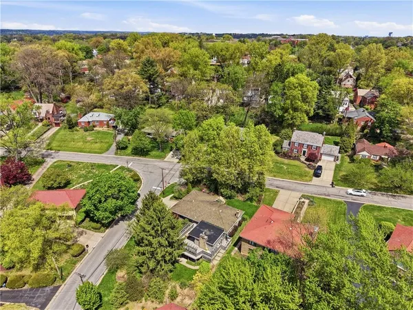 $660,000 | 462 Greenhurst Drive, Pittsburgh, PA 15243
