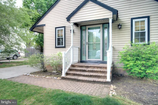 $395,000 | 40 Hayes Avenue, Westville, NJ 08093
