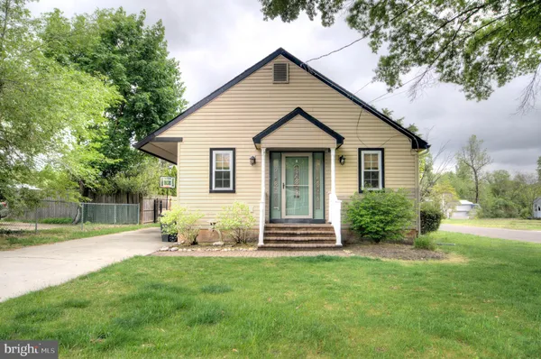 $395,000 | 40 Hayes Avenue, Westville, NJ 08093