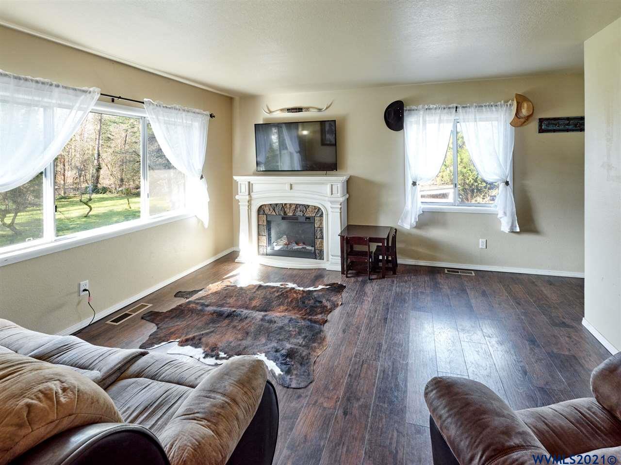 21506 Ferry Road Southeast Stayton, OR 97383 - Photo 2 of 17 Gallery Image 2