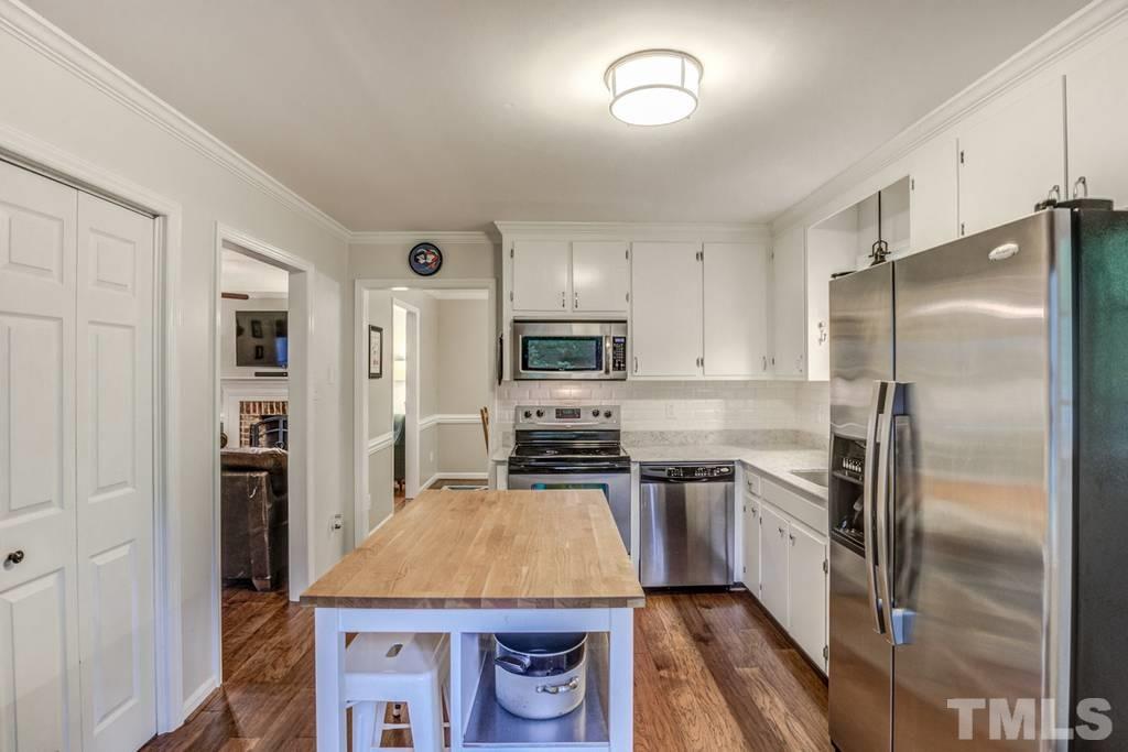 6901 Sandringham Drive Raleigh, NC 27613 - Photo 6 of 30