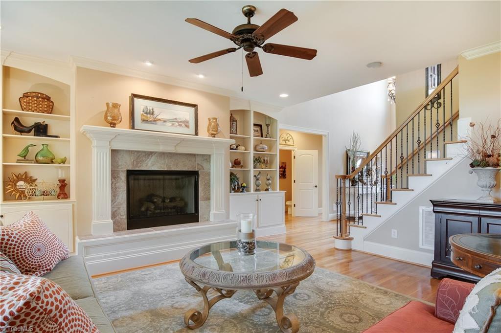 7802 Irene Lane Oak Ridge, NC 27310 - Photo 4 of 27