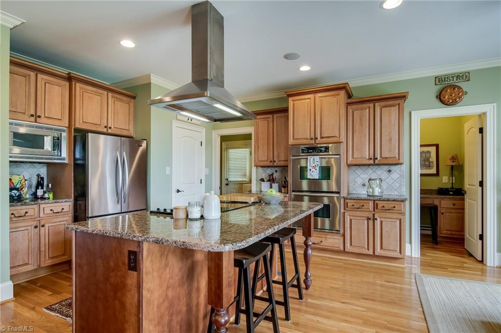 7802 Irene Lane Oak Ridge, NC 27310 - Photo 5 of 27