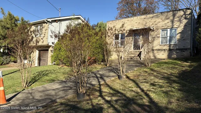 $1,649,000 | 19 Woodlawn Avenue | Grasmere