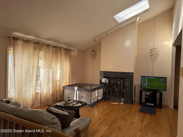 $1,649,000 | 19 Woodlawn Avenue | Grasmere