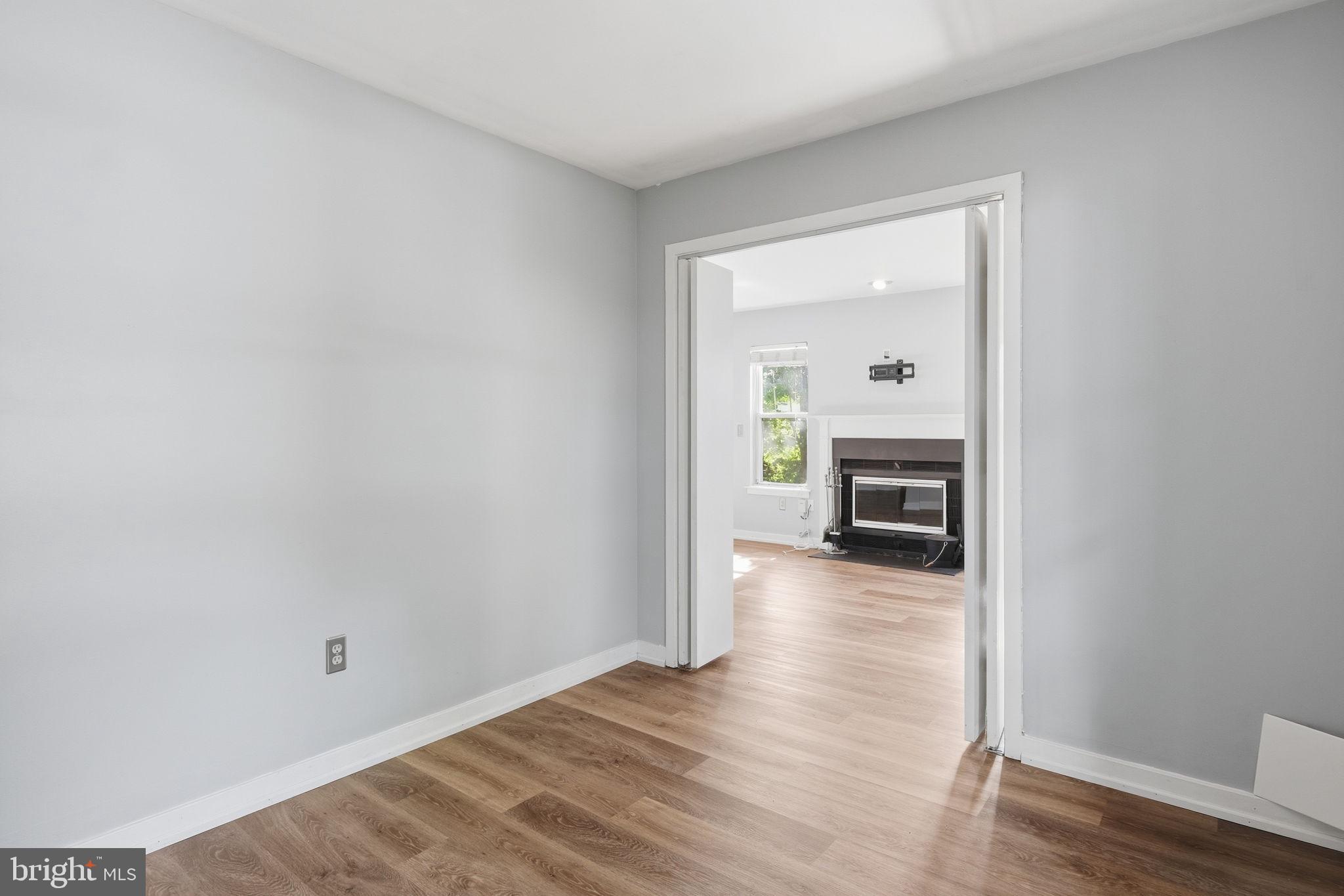 1529 Ritchie Lane Annapolis, MD 21401 - Photo 20 of 35 Bright and inviting open space.