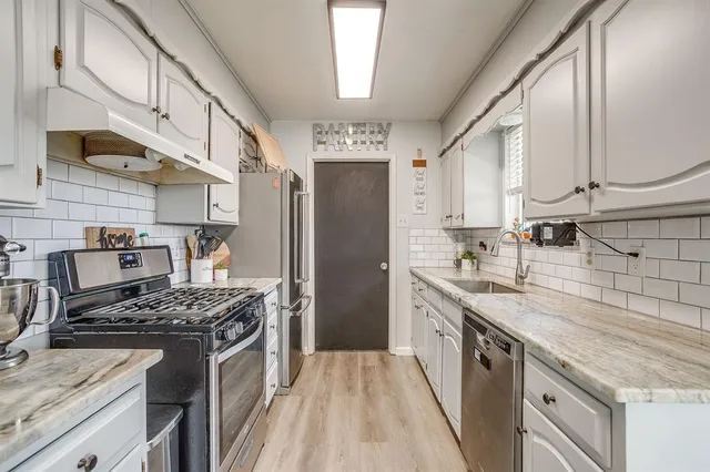 $279,900 | 301 Lena Lane, Burleson, TX 76028