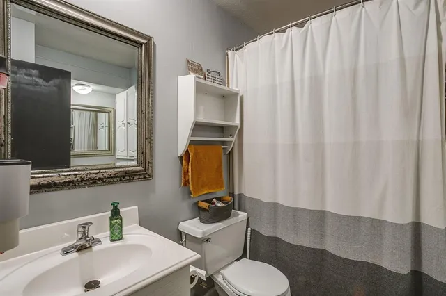 $279,900 | 301 Lena Lane, Burleson, TX 76028